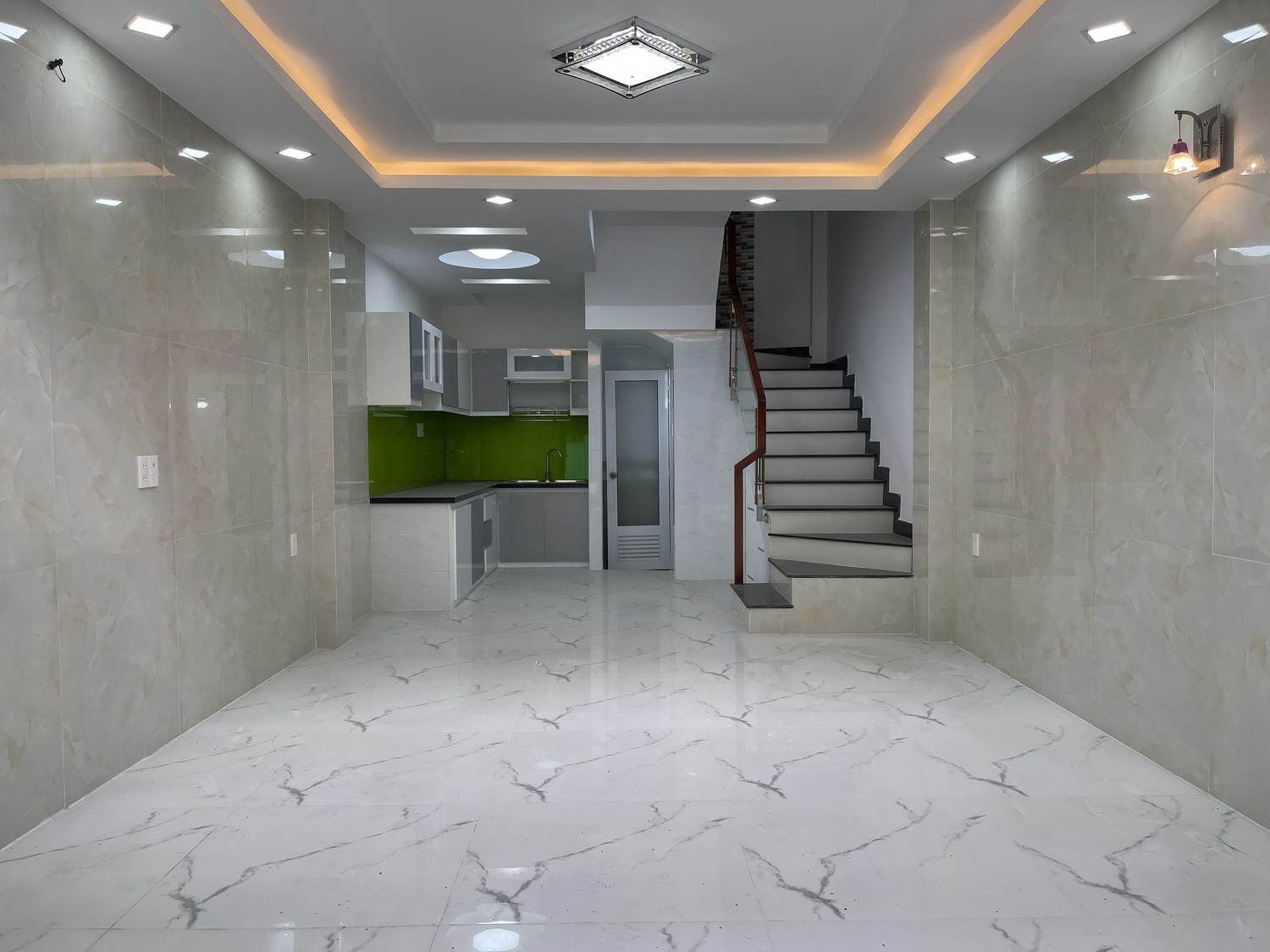 Bán nhà Nguyễn Văn Nghi, Quận Gò Vấp, Tuyệt phẩm 4 lầu thiết kế Cổ Điển tuyệt đẹp, khu dân trí cao